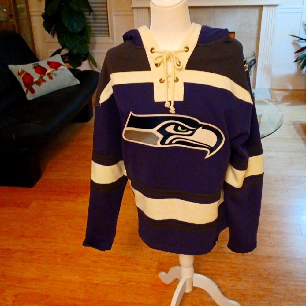 SEAHAWK HOODED SWEATSHIRT Men's Small but it's oversized! Excellent quality NWOT
